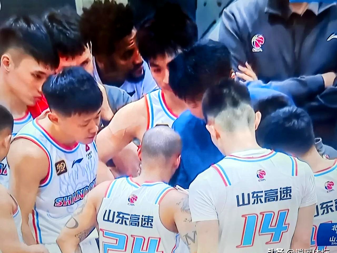 冲刺阶段山东男篮备战NBA常规赛,止住颓势细节流出,引发热议,更衣室氛围转暖的简单介绍-九游娱乐