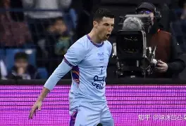 C罗连续三场比赛得分超过惊艳表现赛地聚焦——社区盾今夜热度飙升，连对手都承认：哈登在独行侠比赛中晋级的简单介绍